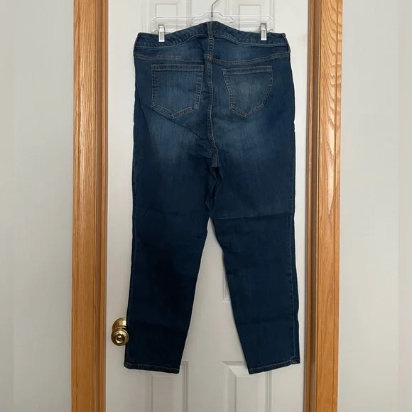 Torrid Girlfriend Style Jeans Size 18R Dark Wash - Picture 6 of 9